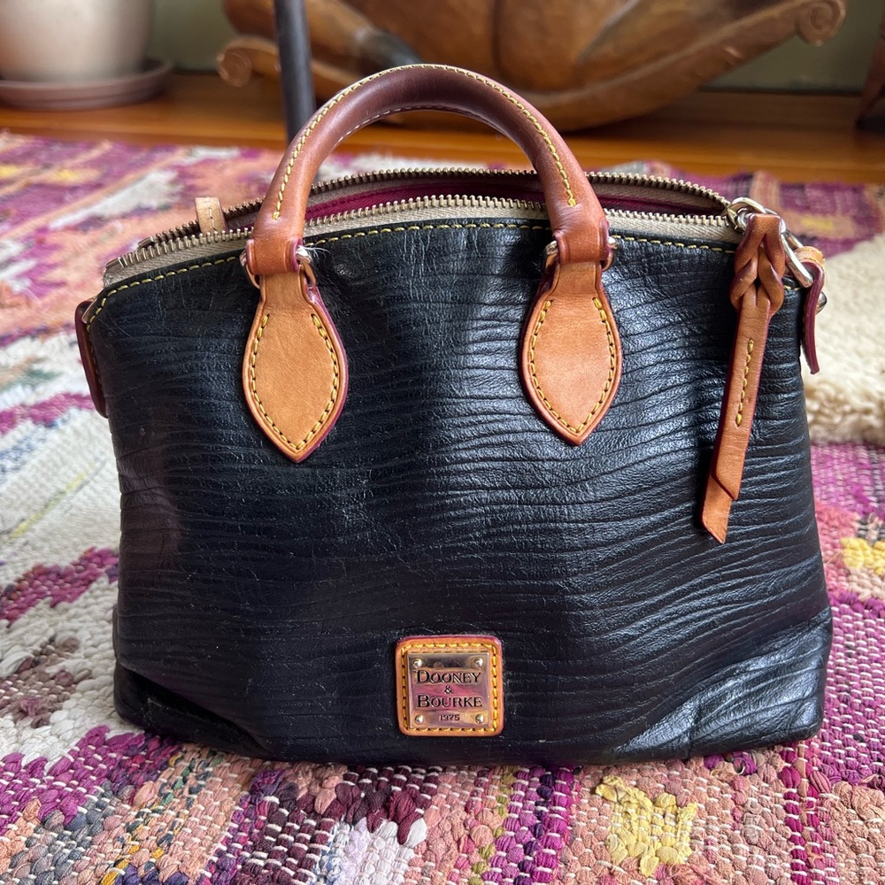 Cute Dooney and Bourke black bag